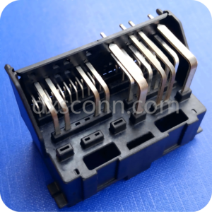 Multimedia Ford automotive connector